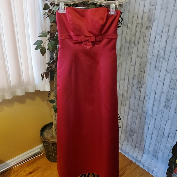 Bill Levkoff Dresses & Skirts - BILL LEVKOFF STRAPLESS RED DRESS SIZE 10
